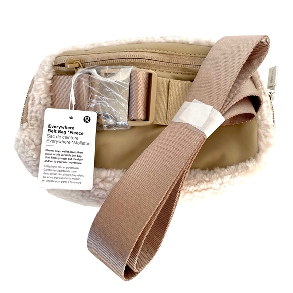 Lululemon Everywhere Belt Bag Fleece - Picture 6 of 8